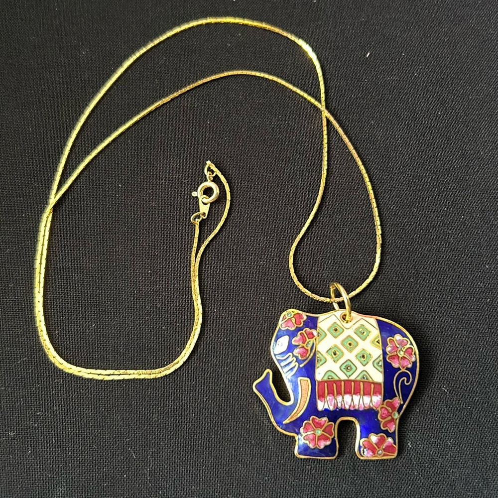 Vintage Elephant Pendant Necklace